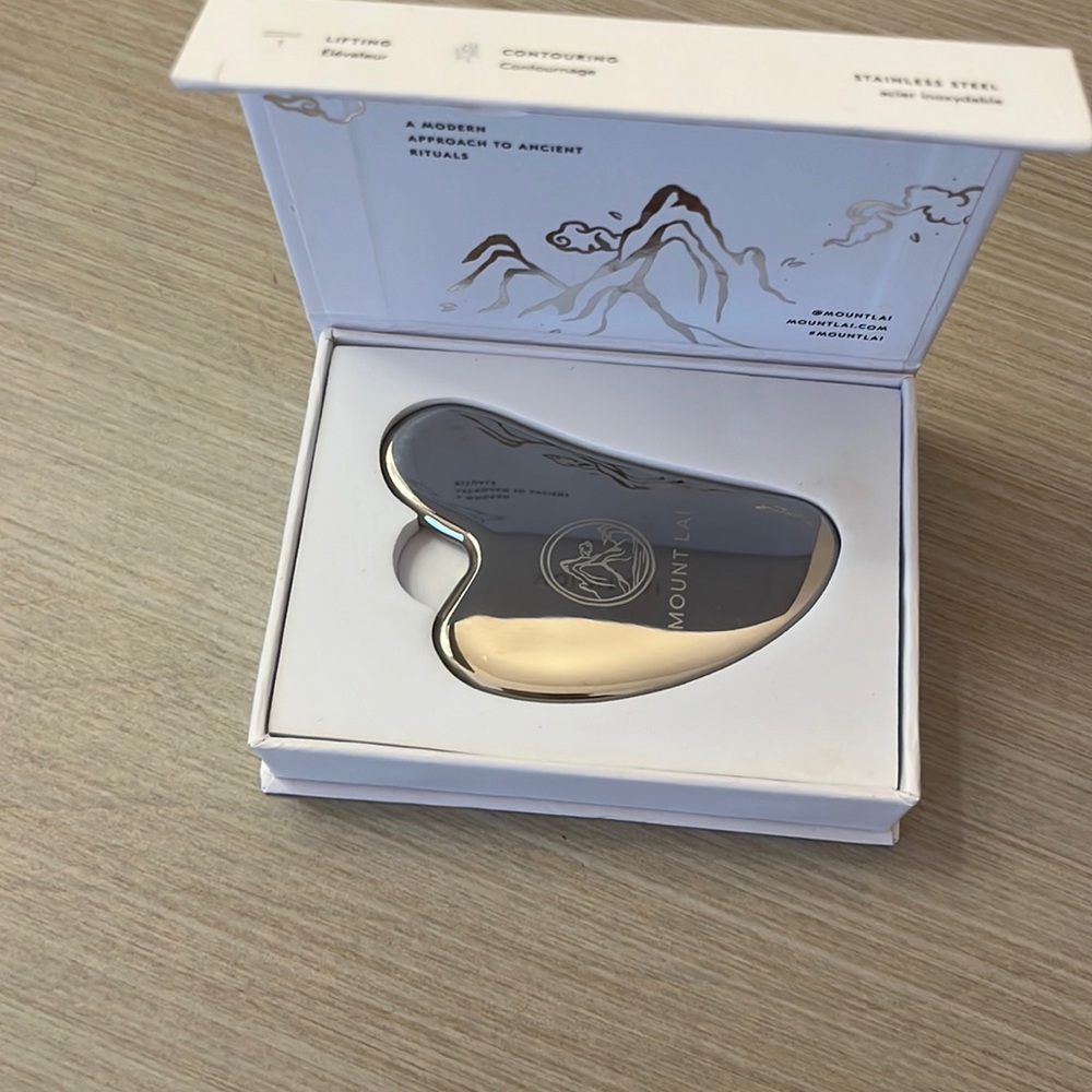 Mount Lai Gua Sha tool